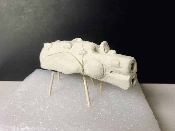 さっきのバナナがこうなりましたガンシップは保育園生の時よく作っていたのを手が覚えていて造形がしやすい#ナウシカ #石粉粘 さっきのバナナがこうなりましたガンシップは保育園生の時よく作っていたのを手が覚えていて造形がしやすい#ナウシカ #石粉粘