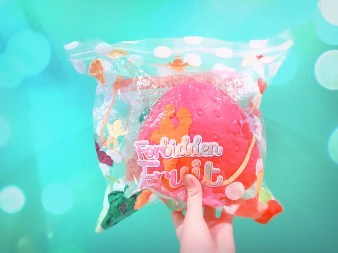 スクイーズ好き💞必見のアイテム超大きいスクイーズのご紹介🥺通常のキーホルダーサイズのスクイーズと比べるとこの大きさ❗️そ スクイーズ好き💞必見のアイテム超大きいスクイーズのご紹介🥺通常のキーホルダーサイズのスクイーズと比べるとこの大きさ❗️そ