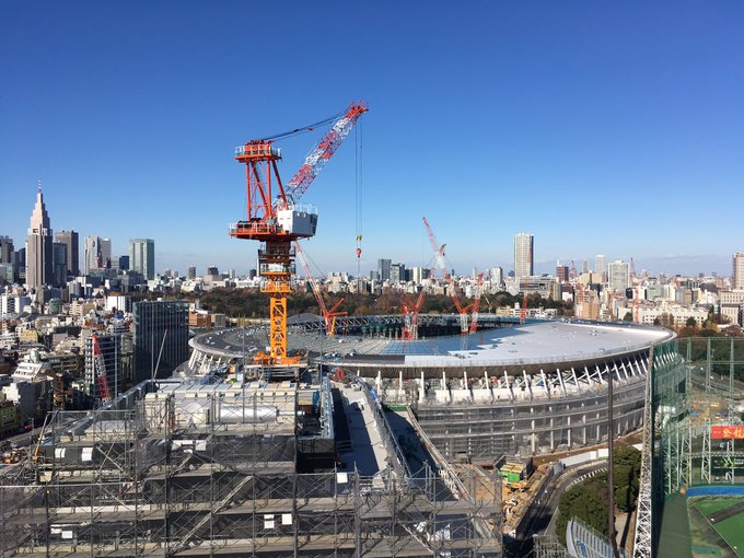 今日は、とても天気が良かったので屋上へ行ってきました。青空に #新国立競技場 がとても映えますね♪因みに今夜は双子座流星 今日は、とても天気が良かったので屋上へ行ってきました。青空に #新国立競技場 がとても映えますね♪因みに今夜は双子座流星