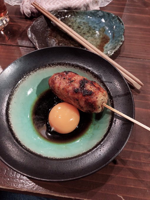 黄身が付いてるつくね初めて食べた...美味しすぎた...そしてネギまがでかい!!!! 黄身が付いてるつくね初めて食べた...美味しすぎた...そしてネギまがでかい!!!!