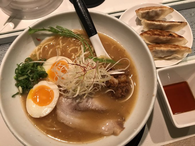 おなかへった!寒いので暖を取りがてら看板が目に入ったラーメン屋さんに寄り道ラーメンとスイーツ 九月堂。ラーメン大好き小泉 おなかへった!寒いので暖を取りがてら看板が目に入ったラーメン屋さんに寄り道ラーメンとスイーツ 九月堂。ラーメン大好き小泉
