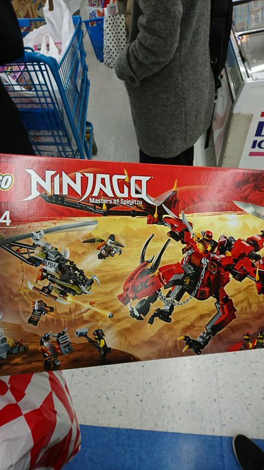 息子がサンタさんへの手紙にレゴニンジャゴーのエレメントドラゴンが欲しいって書いてたみたいで買いに行ってきた。めちゃめちゃ 息子がサンタさんへの手紙にレゴニンジャゴーのエレメントドラゴンが欲しいって書いてたみたいで買いに行ってきた。めちゃめちゃ