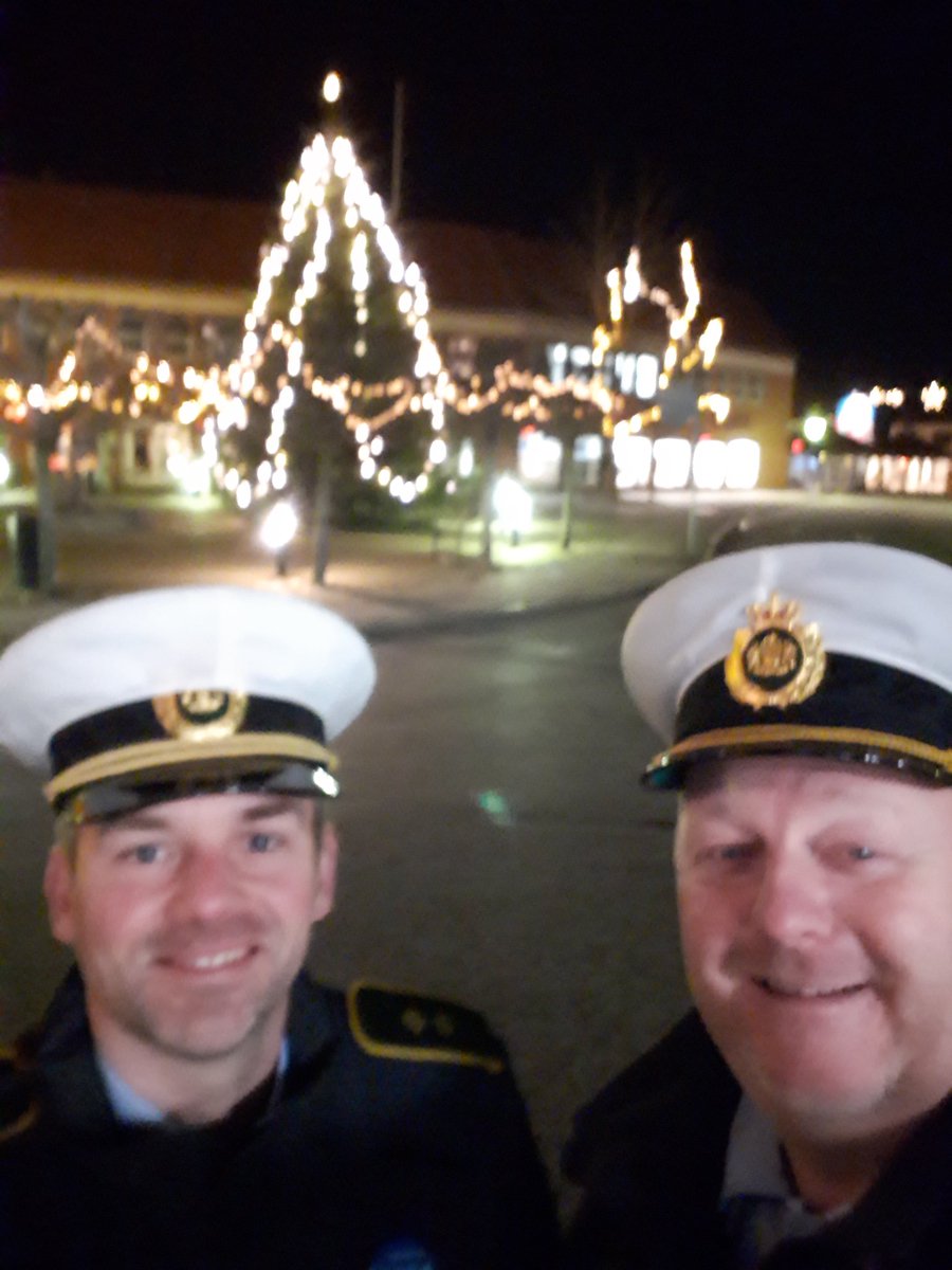 Så er vi klar til skabe Tryg Julefrokost i Guldborgsund #sødejuletid #politidk https://t.co/arfuDChyJ1