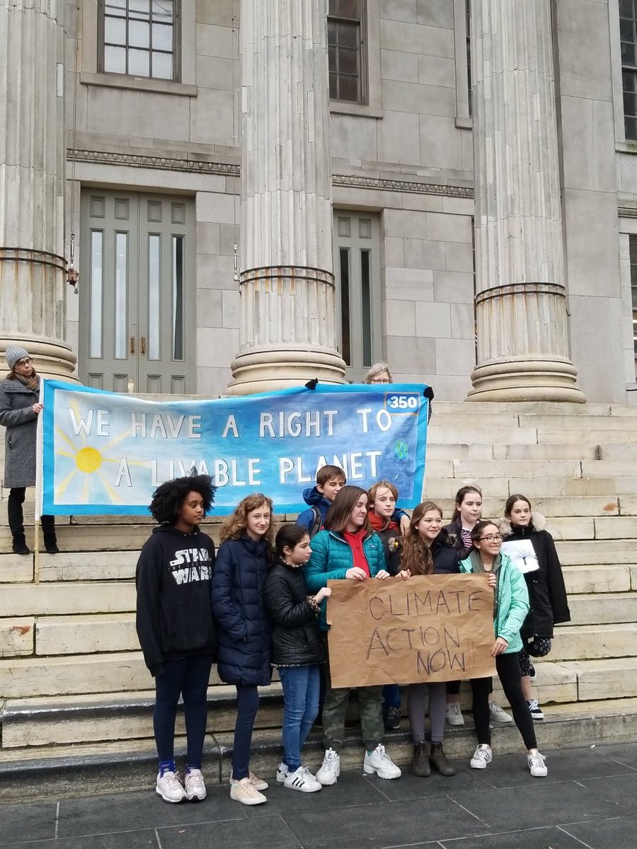 RT @nychange: These students have walked out to demand climate action now! https://t.co/DxkqIv1WDq