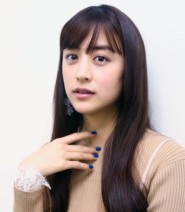 10月期は12作の深夜アニメを見ているそうです。すげえ。👉山本美月さん、撮影のBGM『少女終末旅行』って信頼しかない 10月期は12作の深夜アニメを見ているそうです。すげえ。👉山本美月さん、撮影のBGM『少女終末旅行』って信頼しかない