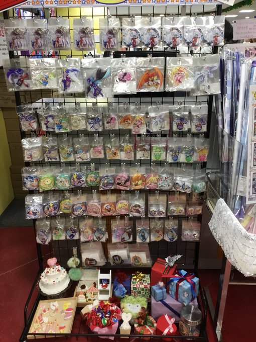 今回も可愛いディスプレイは必見😍カウンター横のパーティー会場にはメッセージノートもございます。お誕生日のお祝いや、作品へ 今回も可愛いディスプレイは必見😍カウンター横のパーティー会場にはメッセージノートもございます。お誕生日のお祝いや、作品へ