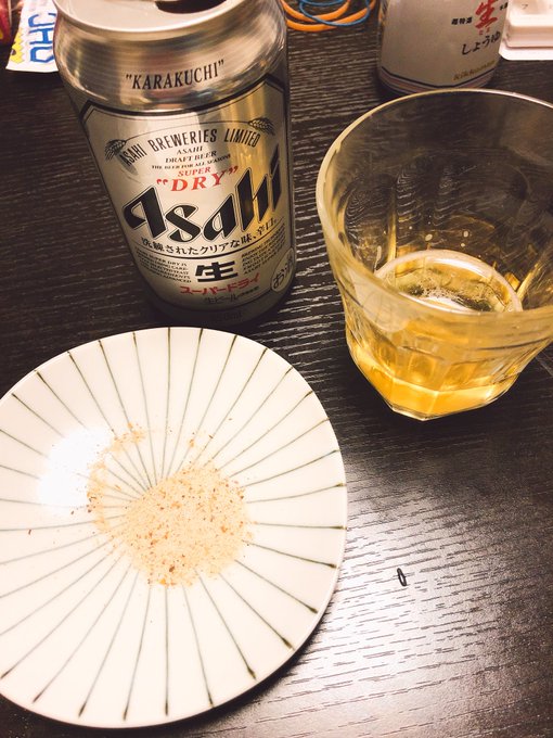 異世界居酒屋みてたらビール飲みたくなったんだけどアテが無くて、だし塩でキメてる 異世界居酒屋みてたらビール飲みたくなったんだけどアテが無くて、だし塩でキメてる