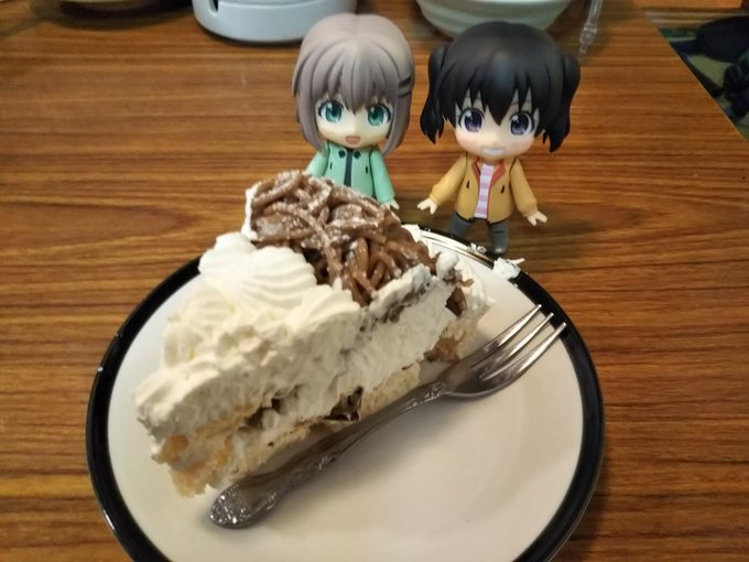 ケーキ美味しいよ♪#ヤマノススメ#千手院小春生誕祭 ケーキ美味しいよ♪#ヤマノススメ#千手院小春生誕祭