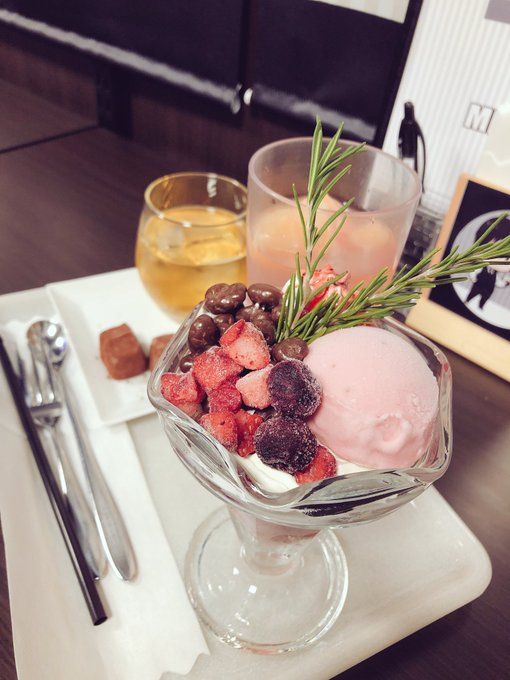 サイコパスのカフェ行ってきました。やっぱともみんカッコいい、なにあれ大丈夫?映画予告見たけどキラキラしてたよ、いや本当に サイコパスのカフェ行ってきました。やっぱともみんカッコいい、なにあれ大丈夫?映画予告見たけどキラキラしてたよ、いや本当に