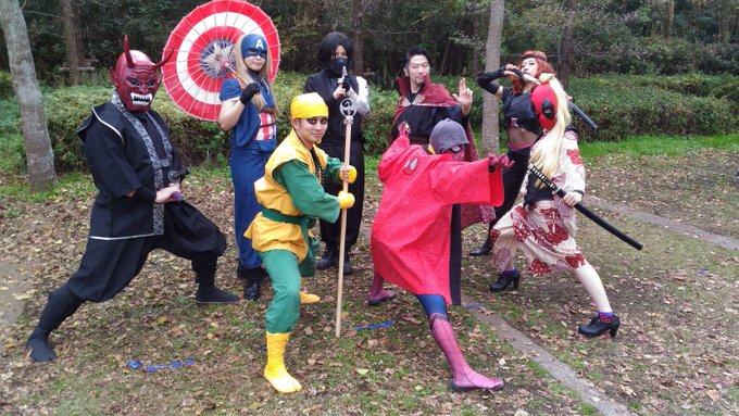 和風アメコミヒーローの皆さま。和風アベンジャーズ「和べんじゃーず」のステージは、近くの海外の方が絶賛の声を上げていました 和風アメコミヒーローの皆さま。和風アベンジャーズ「和べんじゃーず」のステージは、近くの海外の方が絶賛の声を上げていました