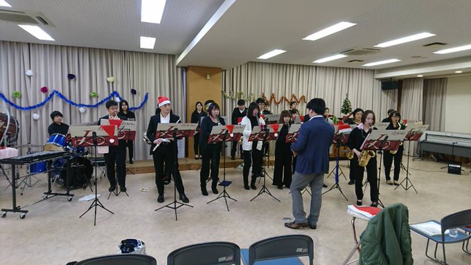 ~演奏曲目~全体合奏1.恋人たちのクリスマスアンサンブルステージ2.サックス四重奏3.金管八重奏4.木管五重奏ー休憩ー全 ~演奏曲目~全体合奏1.恋人たちのクリスマスアンサンブルステージ2.サックス四重奏3.金管八重奏4.木管五重奏ー休憩ー全