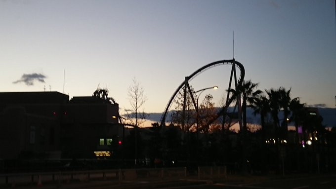 本日、狼ちゃんライブ~お写真は夕暮れゴールデンタイムのUSJ 本日、狼ちゃんライブ~お写真は夕暮れゴールデンタイムのUSJ