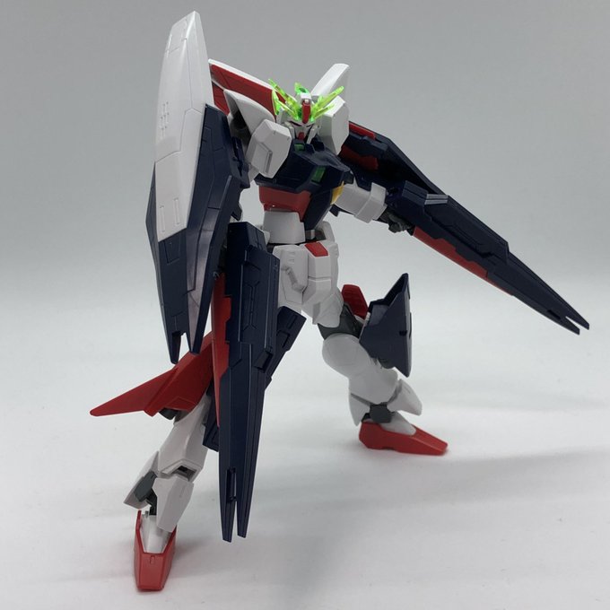 HGBD 1/144 ガンダムシャイニングブレイク 発売中!ランナー構成上、ライフルは二丁、シールドも羽パーツはないで HGBD 1/144 ガンダムシャイニングブレイク 発売中!ランナー構成上、ライフルは二丁、シールドも羽パーツはないで