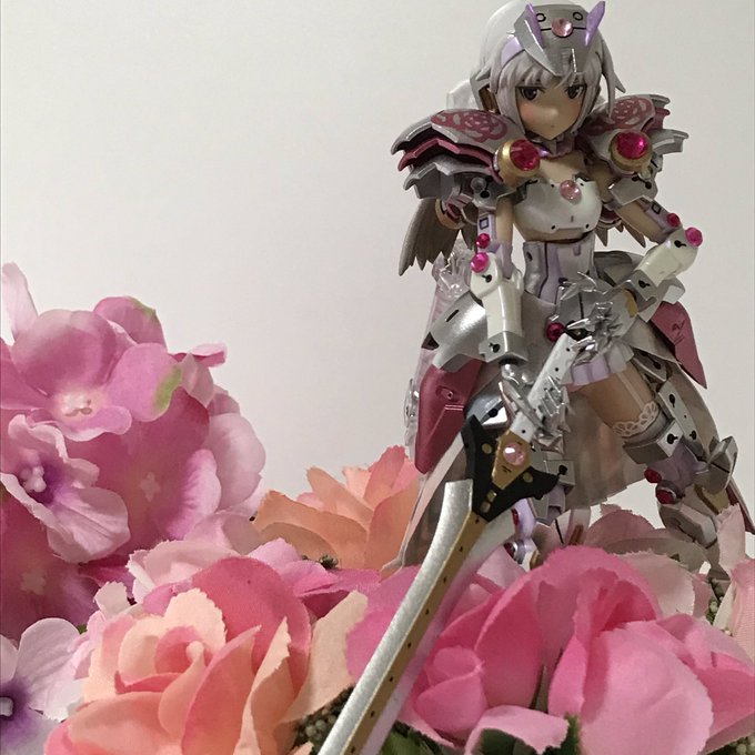 姫騎士をモチーフに作ったアーキテクト、姫娘(ひめこ)です!ピカピカの鎧とか剣もお気に入りなんですが、パンツもよくできてる 姫騎士をモチーフに作ったアーキテクト、姫娘(ひめこ)です!ピカピカの鎧とか剣もお気に入りなんですが、パンツもよくできてる