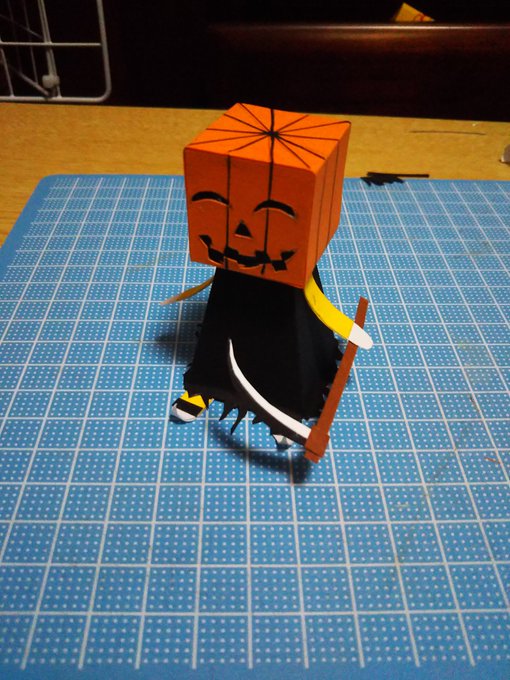 久しぶりに作ってみた。からくりサーカス、勝のジャック・オ・ランタン。あるるかんも作ってみたいが、難しいやろな 久しぶりに作ってみた。からくりサーカス、勝のジャック・オ・ランタン。あるるかんも作ってみたいが、難しいやろな