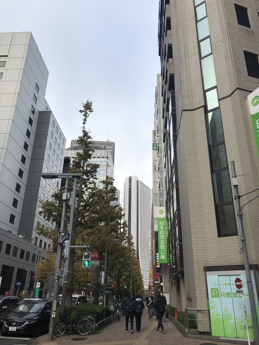 「寒いな」「雪、降ってきそうだな」「ああ、ホワイトアルバムの季節だ」「あの曲がなかったら、あたしたち、出会わなかったのか 「寒いな」「雪、降ってきそうだな」「ああ、ホワイトアルバムの季節だ」「あの曲がなかったら、あたしたち、出会わなかったのか