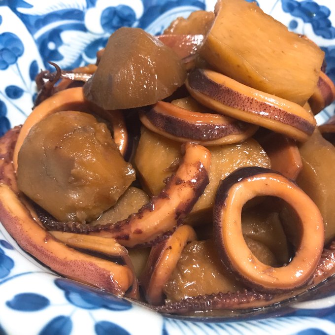 本日芋料理祭り開催してまふ🥔里芋とイカの煮物🥔じゃがベーコン🥔いもいもいもカレー(じゃがいも、さつまいも、さといも)🥔さ 本日芋料理祭り開催してまふ🥔里芋とイカの煮物🥔じゃがベーコン🥔いもいもいもカレー(じゃがいも、さつまいも、さといも)🥔さ