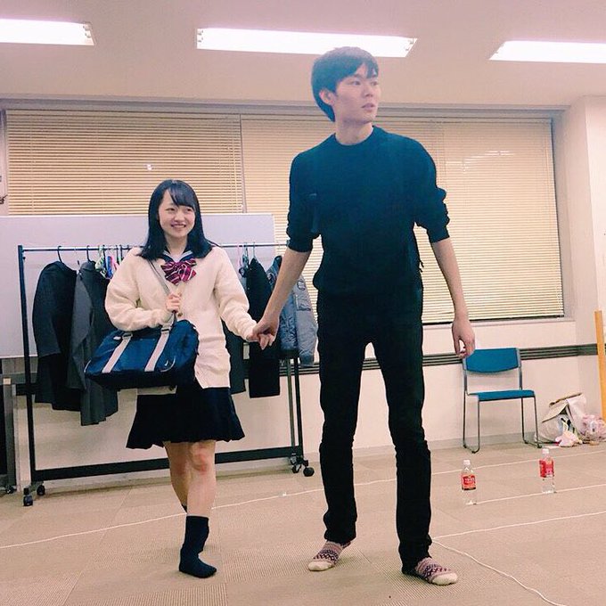 太宰治先生の複雑怪奇な同時多発恋愛をメインでお伝えしてきましたが、こんな爽やかなシーンだってあるんです!手を繋いだだけで 太宰治先生の複雑怪奇な同時多発恋愛をメインでお伝えしてきましたが、こんな爽やかなシーンだってあるんです!手を繋いだだけで