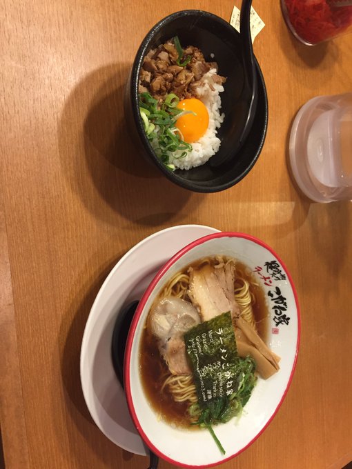 京都駅が最寄り、俗にいう《結局クラブ活動》京都濃口醤油ラーメン 700円チャーシュー丼 350円怪獣娘の映画館ついでにラ 京都駅が最寄り、俗にいう《結局クラブ活動》京都濃口醤油ラーメン 700円チャーシュー丼 350円怪獣娘の映画館ついでにラ