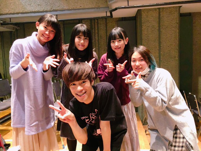 賢章さんが出演するTeam Unsui第2回公演『カプセル』を観に行きました! 三瓶さんと涼子さんと久美ちゃんとBORU 賢章さんが出演するTeam Unsui第2回公演『カプセル』を観に行きました! 三瓶さんと涼子さんと久美ちゃんとBORU
