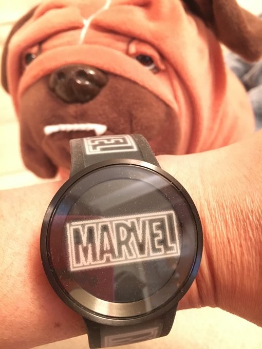 話題のFES Watch U MARVEL Comics 別注モデルをGETしました!これは電子ペーパーというテクノロジ 話題のFES Watch U MARVEL Comics 別注モデルをGETしました!これは電子ペーパーというテクノロジ