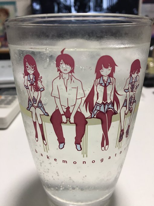 透明が似合う化物語炭酸の泡とあららぎ君の表情がイイね 透明が似合う化物語炭酸の泡とあららぎ君の表情がイイね