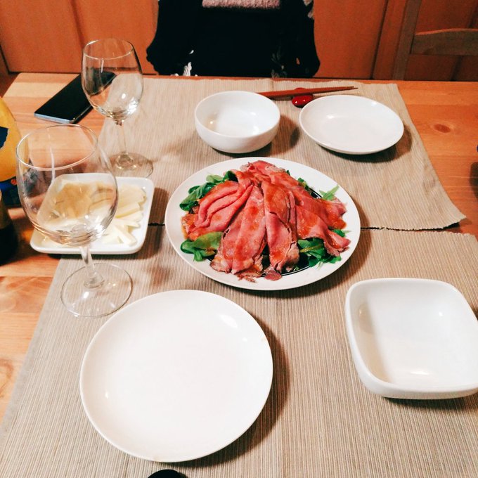 少し早いクリスマスパーティーが終わってしまった。無印良品のビスク鍋、めちゃくちゃ美味しかったのでおすすめ。映女さんには、 少し早いクリスマスパーティーが終わってしまった。無印良品のビスク鍋、めちゃくちゃ美味しかったのでおすすめ。映女さんには、