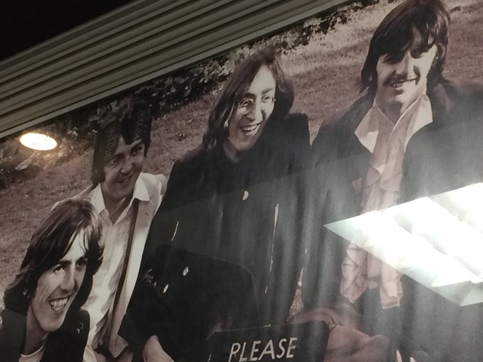 【#ホワイトアルバム】歴史的名盤『ザ・ビートルズ(ホワイト・アルバム)』50周年記念エディション、大絶賛発売中!スーパー 【#ホワイトアルバム】歴史的名盤『ザ・ビートルズ(ホワイト・アルバム)』50周年記念エディション、大絶賛発売中!スーパー