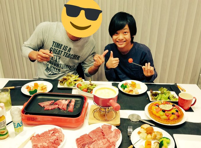 おうちでお誕生日祝ってもらってるよ。(*^^*)#櫻井勝海 #エーライツ #カツミ #小6 #小学生 #12歳 #お誕生 おうちでお誕生日祝ってもらってるよ。(*^^*)#櫻井勝海 #エーライツ #カツミ #小6 #小学生 #12歳 #お誕生