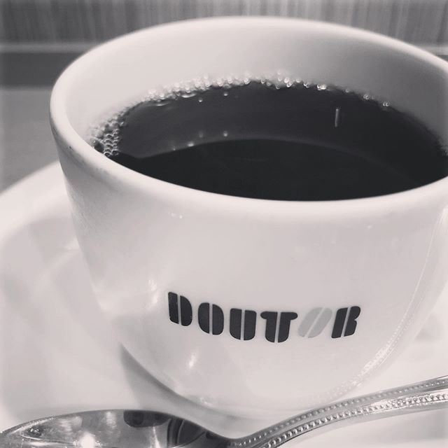 お打ち合わせ、連戦中。「こういうのでいいんだよ」の局地、ドトールのブレンドS。一息。 お打ち合わせ、連戦中。「こういうのでいいんだよ」の局地、ドトールのブレンドS。一息。