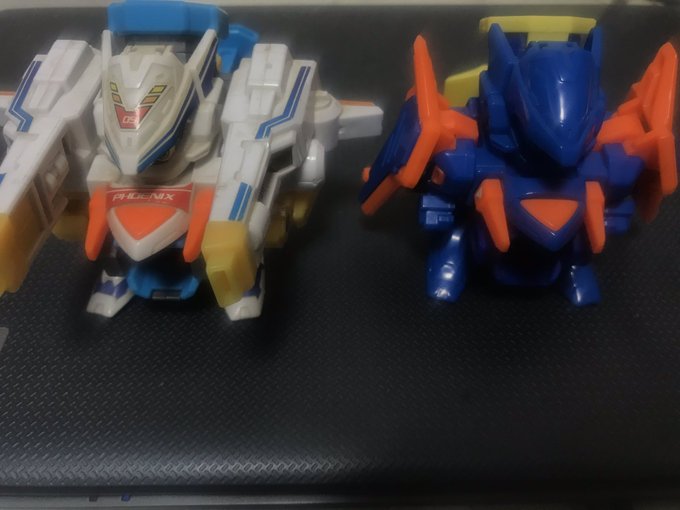 2機のバンガードフェニックスのパーツを入れ替えてみた#ビーダマン 2機のバンガードフェニックスのパーツを入れ替えてみた#ビーダマン