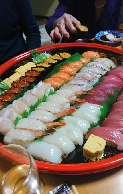 仲良くしてるスナックのママが銀の匙で一万円超えの🍣奢ってくれた🍶( ゚∀゚)🍣 仲良くしてるスナックのママが銀の匙で一万円超えの🍣奢ってくれた🍶( ゚∀゚)🍣