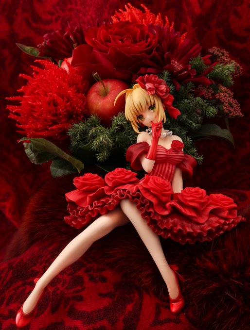 3パターン目を撮影した!クリスマスぽいよね🎄Fate/EXTRA アイドル皇帝/ネロ アクアマリン#花とフィギュア 3パターン目を撮影した!クリスマスぽいよね🎄Fate/EXTRA アイドル皇帝/ネロ アクアマリン#花とフィギュア