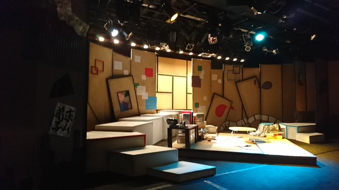 月光斜の舞台公演「四畳半神話大系」を観に行きました。演者と演出、四畳半のステージの使い方が秀逸でとても楽しかったです! 月光斜の舞台公演「四畳半神話大系」を観に行きました。演者と演出、四畳半のステージの使い方が秀逸でとても楽しかったです!