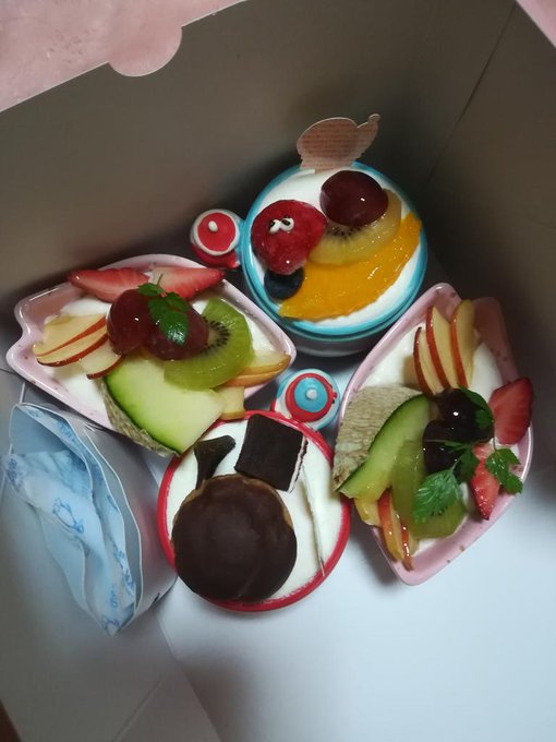 昨日食べたけケーキ載せとく!!桜珈琲ってお店のケーキで。マミーありがと、めっちゃおいしかった(ゝω・´★)プレゼントは、 昨日食べたけケーキ載せとく!!桜珈琲ってお店のケーキで。マミーありがと、めっちゃおいしかった(ゝω・´★)プレゼントは、