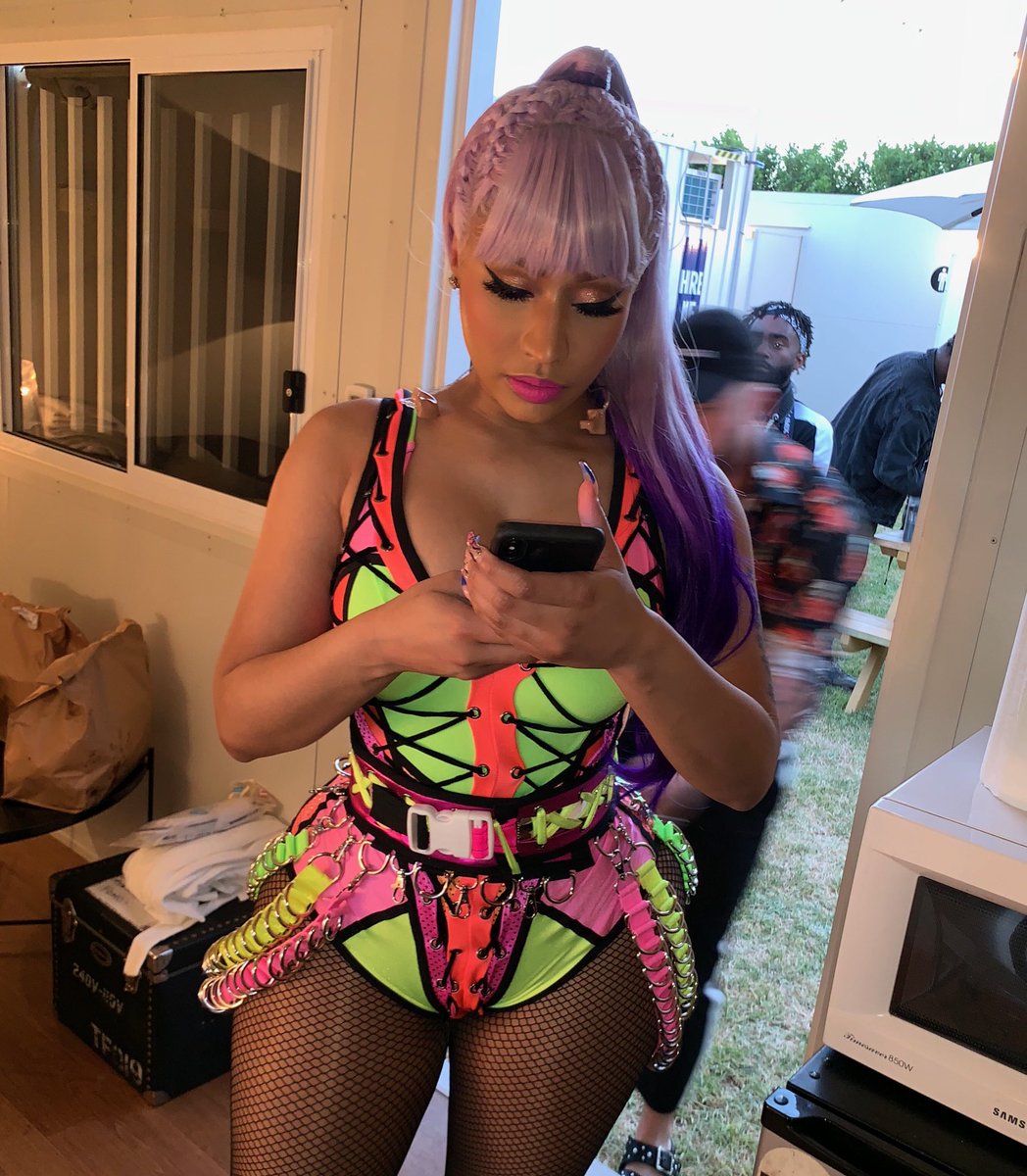 Oh y’all thought skinny legend left the chat for good barbz? Zont Zoo it ???? https://t.co/TKsjcdZUr1