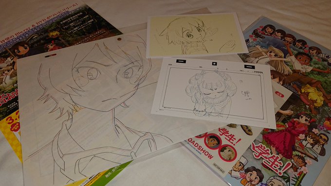 そうそう、若おかみは小学生!のティーチインで、ノートが当たりまして。キミコエの原画や、高坂監督の修正原画のポストカードと そうそう、若おかみは小学生!のティーチインで、ノートが当たりまして。キミコエの原画や、高坂監督の修正原画のポストカードと