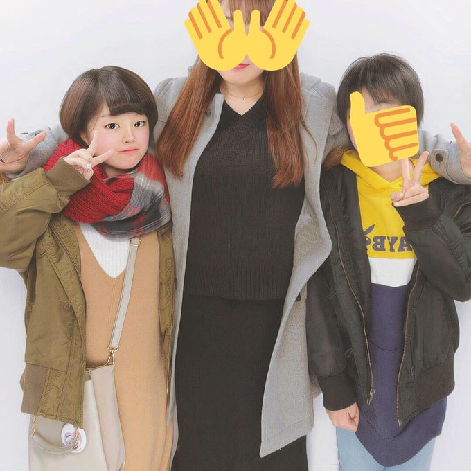 14年の仲らしい💪(👐が幼馴染みで👍が双子の姉)そう。実は私は双子。そして5人姉妹。長女20歳(保育園の補助の人)次女2 14年の仲らしい💪(👐が幼馴染みで👍が双子の姉)そう。実は私は双子。そして5人姉妹。長女20歳(保育園の補助の人)次女2
