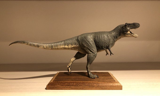 ワンフェスに持って行くツキムラのティラノを紹介しておきます。30cmでツキムラのコダワリのカタマリです。この姿勢でほぼ自 ワンフェスに持って行くツキムラのティラノを紹介しておきます。30cmでツキムラのコダワリのカタマリです。この姿勢でほぼ自