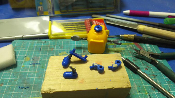 #ヘボット #ガシャプラ なんか突如としてヘボットを作ることになってしまったズラ(ーー;脚動かせるように関節用の部品仕込 #ヘボット #ガシャプラ なんか突如としてヘボットを作ることになってしまったズラ(ーー;脚動かせるように関節用の部品仕込