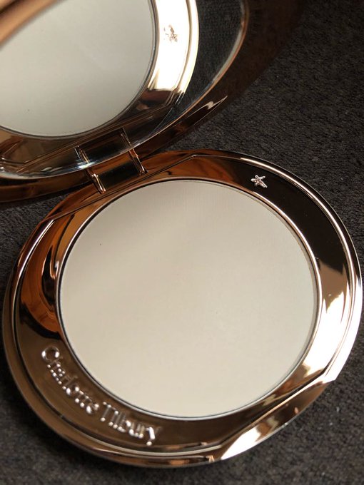 Charlotte TilburyのAirbrush Flawless Finish Setting Powderはその Charlotte TilburyのAirbrush Flawless Finish Setting Powderはその