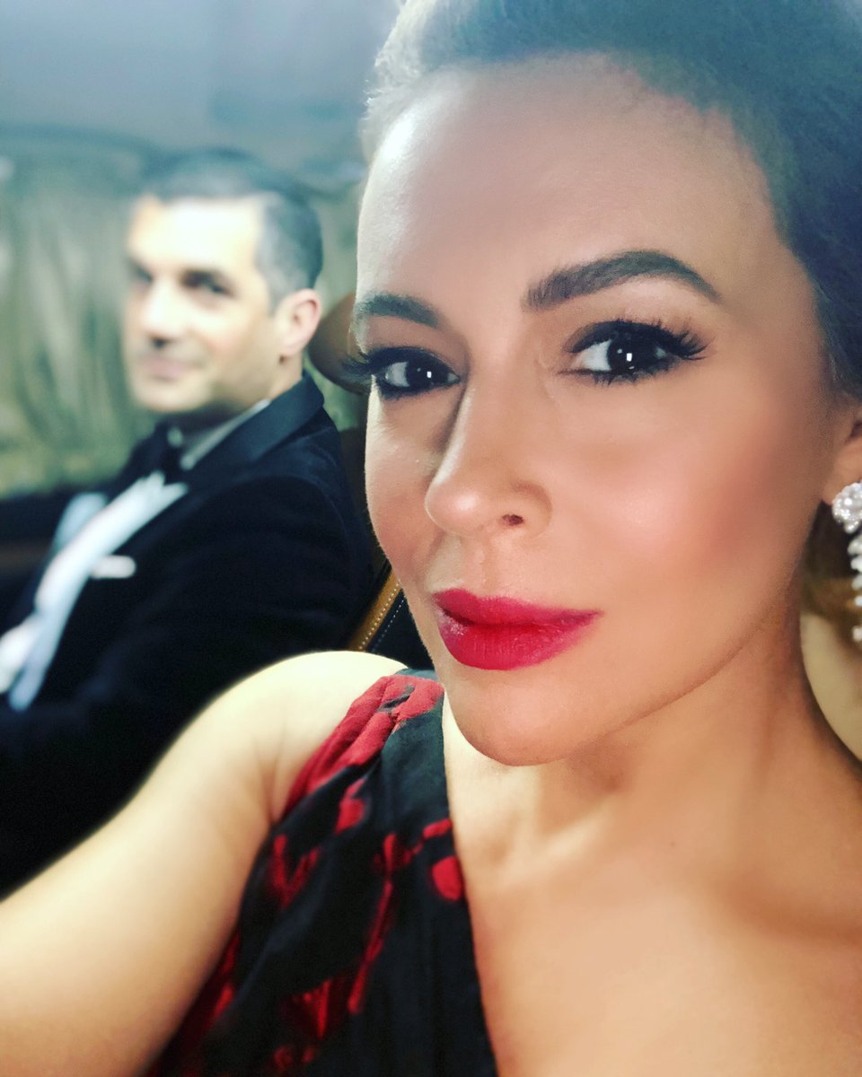 On our way! #GoldenGlobes https://t.co/3RdW15R3mc
