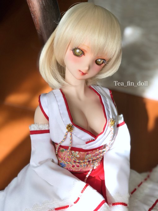 「いなり、こんこん、恋いろは。」の宇迦様⛩🦊⛩太陽光だと神々しい🙏✨まだ服とかウィッグは手元にあるものですみません🙇♂ 「いなり、こんこん、恋いろは。」の宇迦様⛩🦊⛩太陽光だと神々しい🙏✨まだ服とかウィッグは手元にあるものですみません🙇♂
