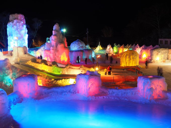【今週のANA旅✈】支笏湖(北海道) 氷濤まつりです✨今年は1/25~2/17まで開催予定。土日祝日には打ち上げ花火も😁 【今週のANA旅✈】支笏湖(北海道) 氷濤まつりです✨今年は1/25~2/17まで開催予定。土日祝日には打ち上げ花火も😁