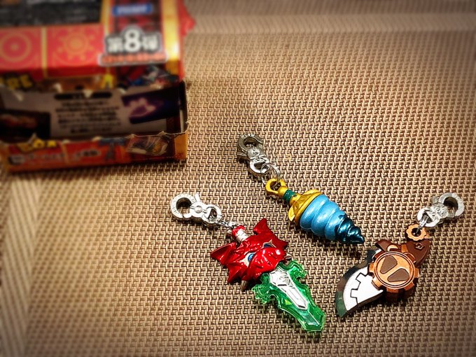 下の子供がやってるスナックワールドとやらに連動するガチャを4個ほど買ってみた結果中々良いのが出たらしい個人的にはエクソカ 下の子供がやってるスナックワールドとやらに連動するガチャを4個ほど買ってみた結果中々良いのが出たらしい個人的にはエクソカ