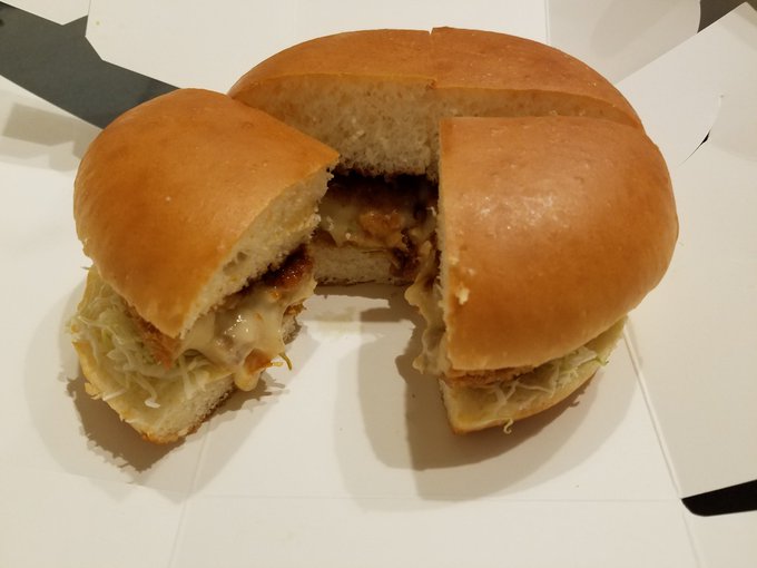この飯はワガハイのものだ! この飯はワガハイのものだ!
