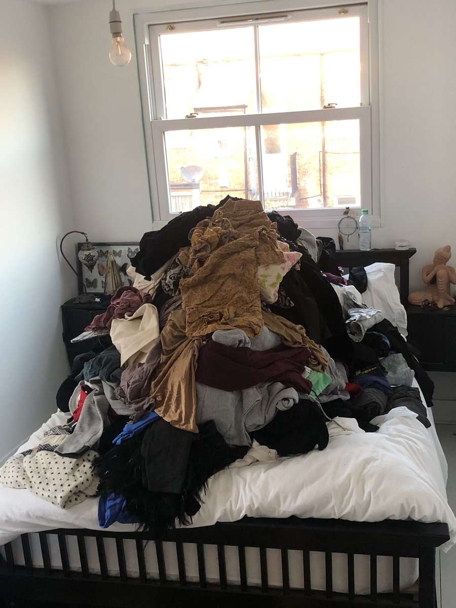 I’m so serious about this 2019 clear up....

Step 1: Clothing

#tidyingupwithmariekondo https://t.co/jFQK6nSGKl