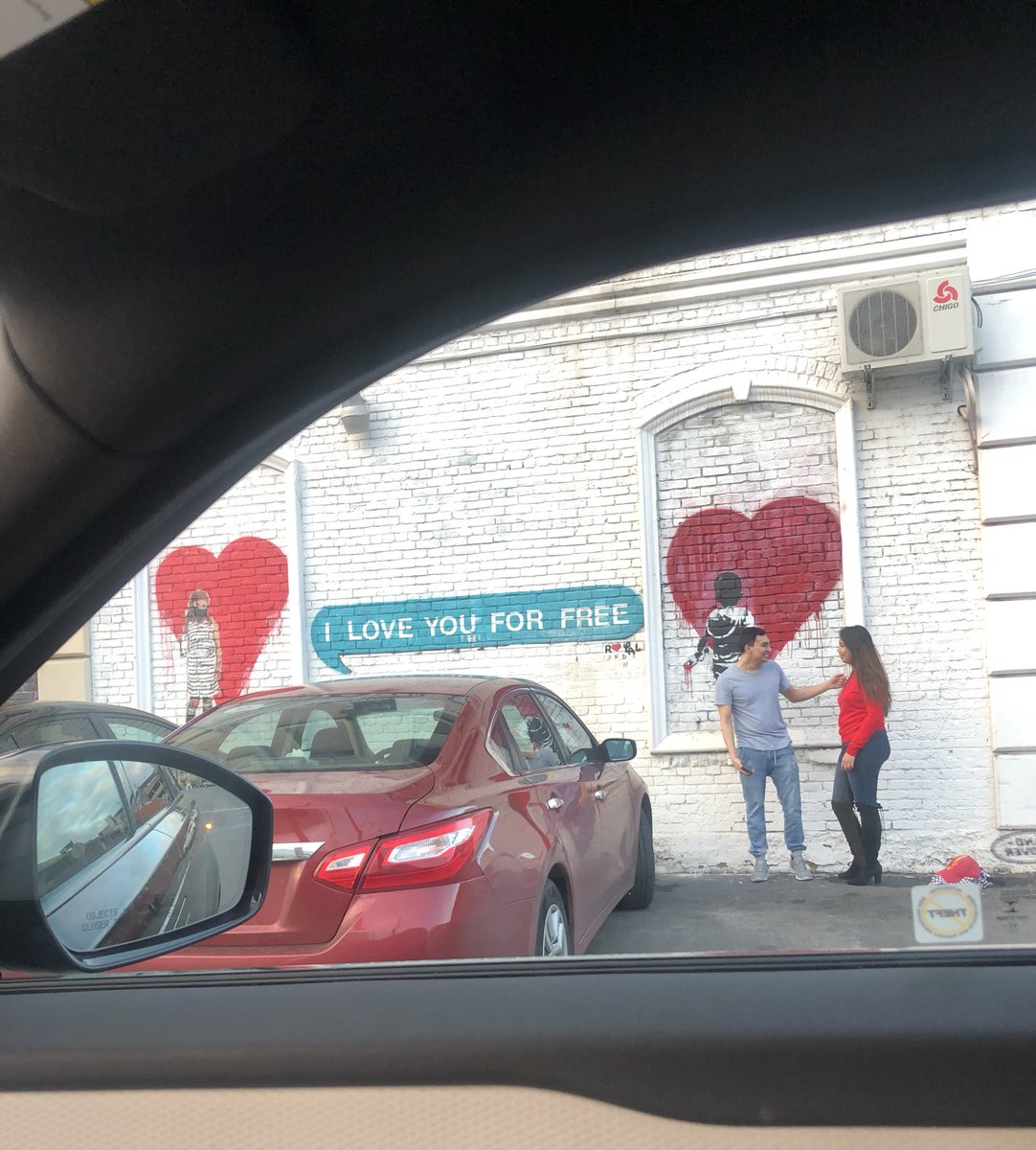 took this while looking for a parking spot yesterday... love ???? https://t.co/pBOkG28y0N