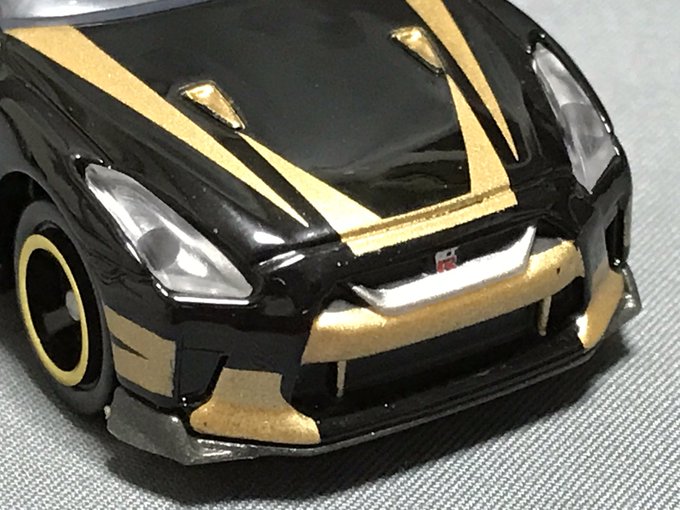 今日引取りのドリームトミカ、ドライブヘッド機動強襲警察の専用GTーR。黒と金の艶やかさにGTーRや日産のロゴが綺麗にタン 今日引取りのドリームトミカ、ドライブヘッド機動強襲警察の専用GTーR。黒と金の艶やかさにGTーRや日産のロゴが綺麗にタン