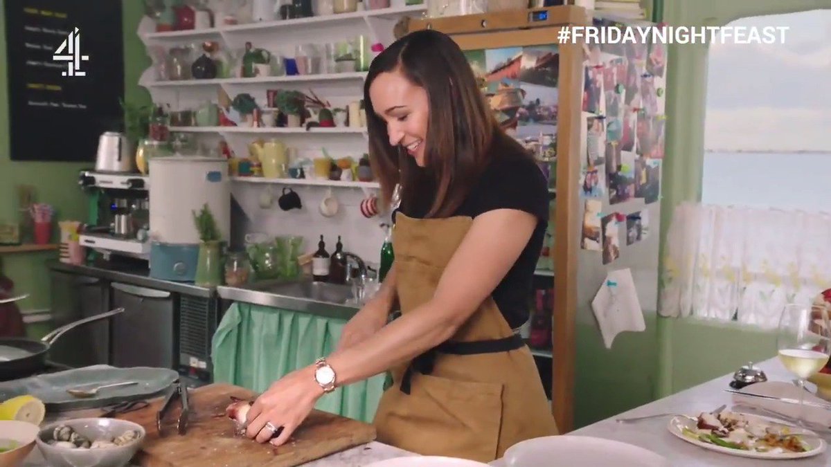 Dame @J_Ennis is reaching new heats! ????

#FridayNightFeast TOMORROW @Channel4 8pm https://t.co/c7uegyKuCy